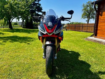Aprilia Tuono V4 Factory - 5