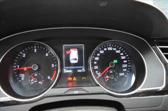 Volkswagen Passat Variant 2,0 BITDI DSG 4-MOTION RV2017 - 5