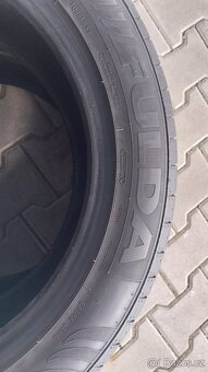 Prodám 2 x letní pneu Fulda 215/55/17 - 5