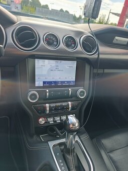 Ford Mustang, 5.0 V8 Ti-VCT GT Fastback - 5