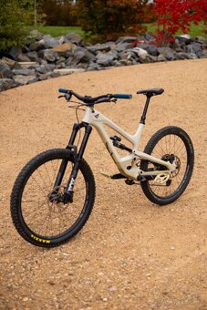 YT Capra CF Comp 2020 - 5
