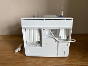 Braun Oral B elektrický kartáček+sprcha,nástavce - 5