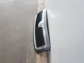 Přední maska Fabia I facelift, tm. šedá met. 9153 - 5