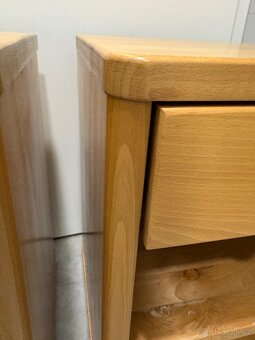 Dřevěný noční stolek a šuplíkem - 5