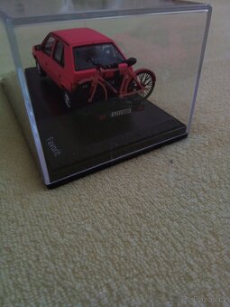 Škoda Favorit 1:43+ nosič kol a kolo - 5