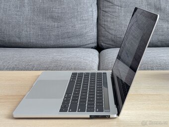 Apple MacBook Pro 13" - 16GB RAM - 100% STAV NOVÉHO KUSU - 5