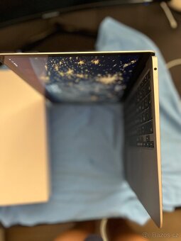 MacBook Air 13” (2020) – Intel Core i5, 8GB RAM, 256GB SSD - 5