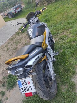 Suzuki GSR 600 - 5