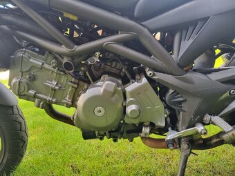 Cagiva raptor 650 - 5