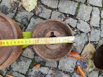 Stará, litinová, hnací kola a řemenice - 5