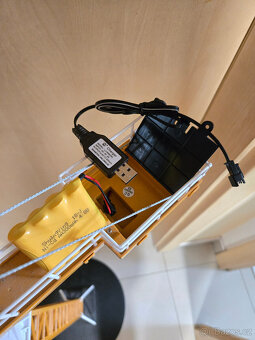 RC model jeřábu Liebherr, 1:20, krásný stav - 5