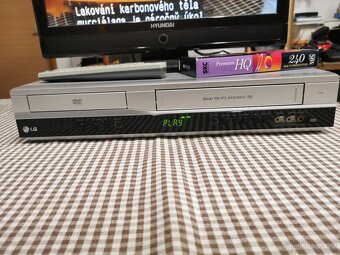 COMOI VHS rekordér a DVD přehrávač LG - 5