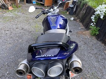 Suzuki gsr 600 - 5