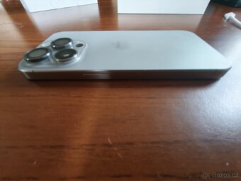 iPhone 15 Pro 256 GB černý titan v záruce - 5