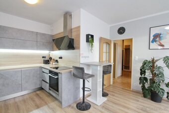 Pronájem bytu 2+kk s balkonem a parkovacím stáním Praha 9 Vy - 5