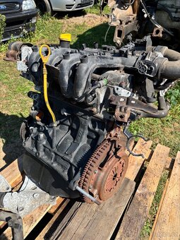 Renault Clio 2 Motor 1.2i 8v najeto 100tis - 5