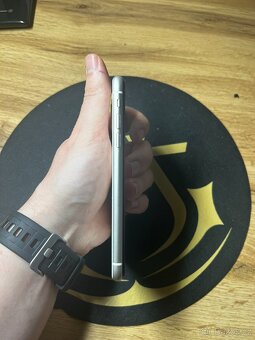 iPhone 11 Bílá - 64GB/Velmi hezký stav - 5