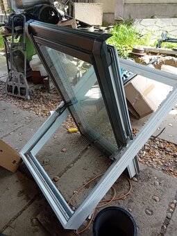 Plastové střešní okno 78x98 - 5