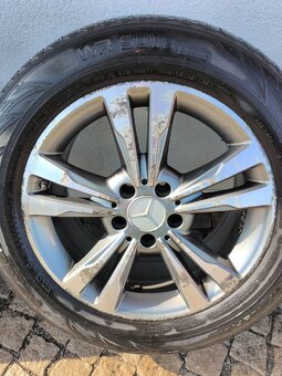 Pneu Mercedes Benz V 235/55R 17 - 5
