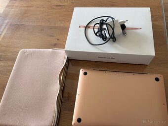MacBook Air 13" 8GB/256GB - 5