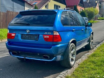 X5 is 4.6 V8 Estoril Blau - 5