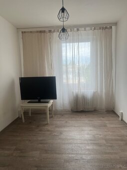 Pronajmu 2+1 s šatnou a lodžií - 5