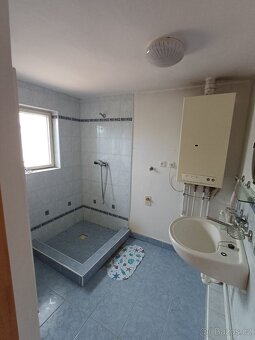 Rodinný dům v klidné lokalitě blízko centra Nové Paky - 5