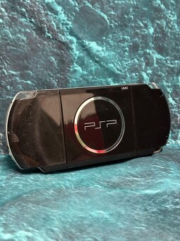 PSP 3000 Piano black perfektní display - 5