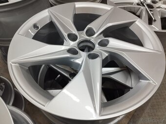 Nová Alu kola Original Audi A3 8Y r17 8Y0601025A - 5