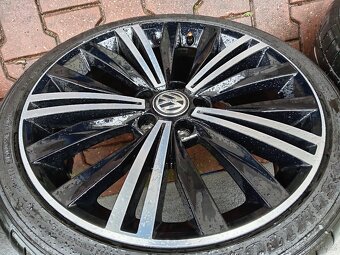 Originál ALU kola VW Škoda R18 + letní pneu - 5