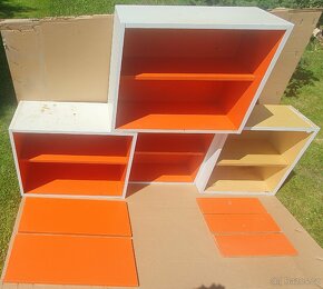 Set 4 ks zavesnych skrinek a 3 ks cel pro supliky - 5