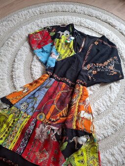 Barevné šaty Desigual - 5