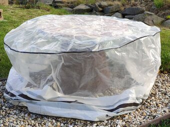 Kryt na zahradní nábytek kus 100,-Kč - 5