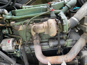 Motor Mercedes 5,7L 6- valec, diesel - 5