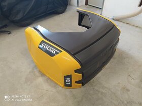 Kapota na Volvo L30G - 5