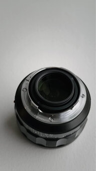 Voigtlander Nokton 50mm f/1.2 - 5