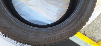 Bridgestone Blizzak 205/55 R17 95 V - 5