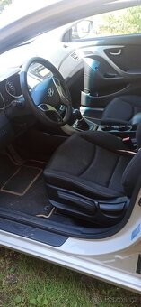 Hyundai Elantra 1,6 benzín - 5