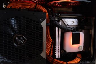 MINI HERNÍ PC - Core i7-9700K / 16GB / RTX 2080 / 1TB SSD - 5