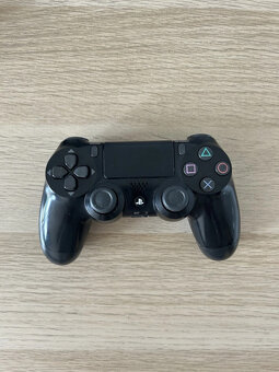 PS4 500GB, originální ovladač, kabely - 5