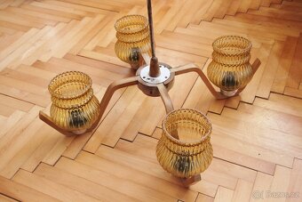 Čtyřramenný vintage lustr s dřevěnými rameny - 5