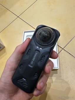 Insta360 X4 – kompletní výbava, 256GB SD karta, nabíjecí sta - 5