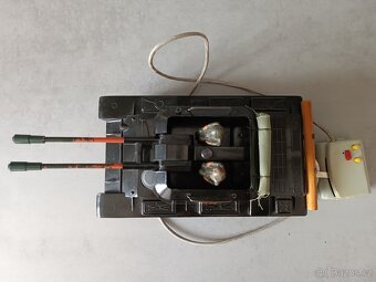 stará hračka tank - 5