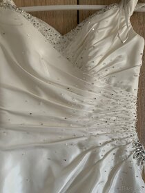 Svatební šaty s vlečkou - 5