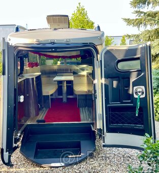 Prodám americký obytný přívěs Airstream BaseCamp - 5