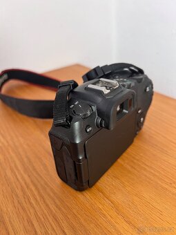 Canon RP - 5