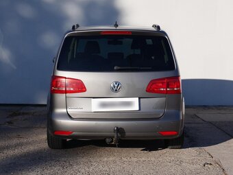 Volkswagen Touran 2.0TDi , 103 kW nafta, 2010 - 5
