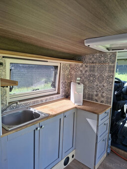 obytný Renault Trafic L2H1 soběstačný celoroční Campervan - 5