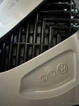 Volkswagen Golf VIII - originální ALU disky 5x112 R17 - 5
