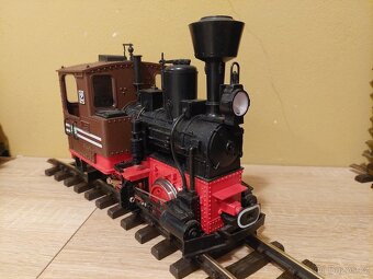 LGB parní lokomotiva Stainz 2  na zahradní železnici - 5